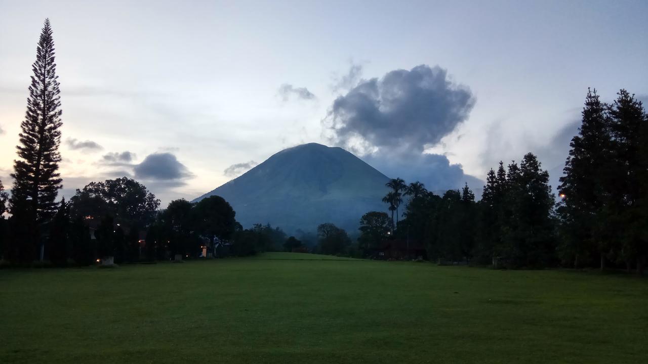 Alamanda Lokon Resort Tomohon Extérieur photo